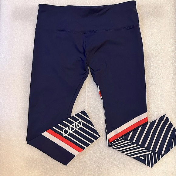 LORNA JANE | Tres Sporty 7/8 Leggings | Size 14 | Preloved - Picture 7 of 10